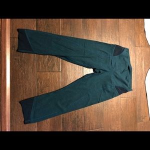 Lululemon wunder under fold over crop.